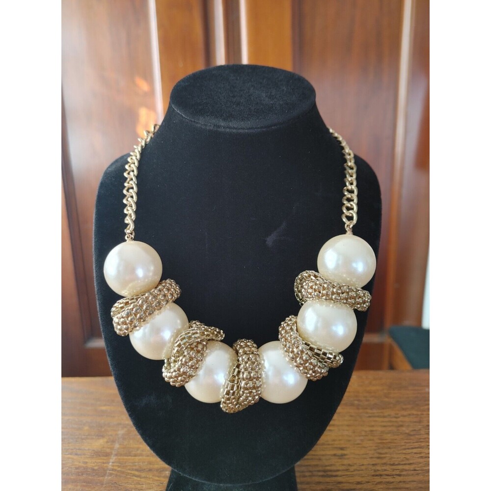VTG Chunky Runway HUGE PEARL Wrapped Goldtone Mesh Chain Pearls NECKLACE STUNNER